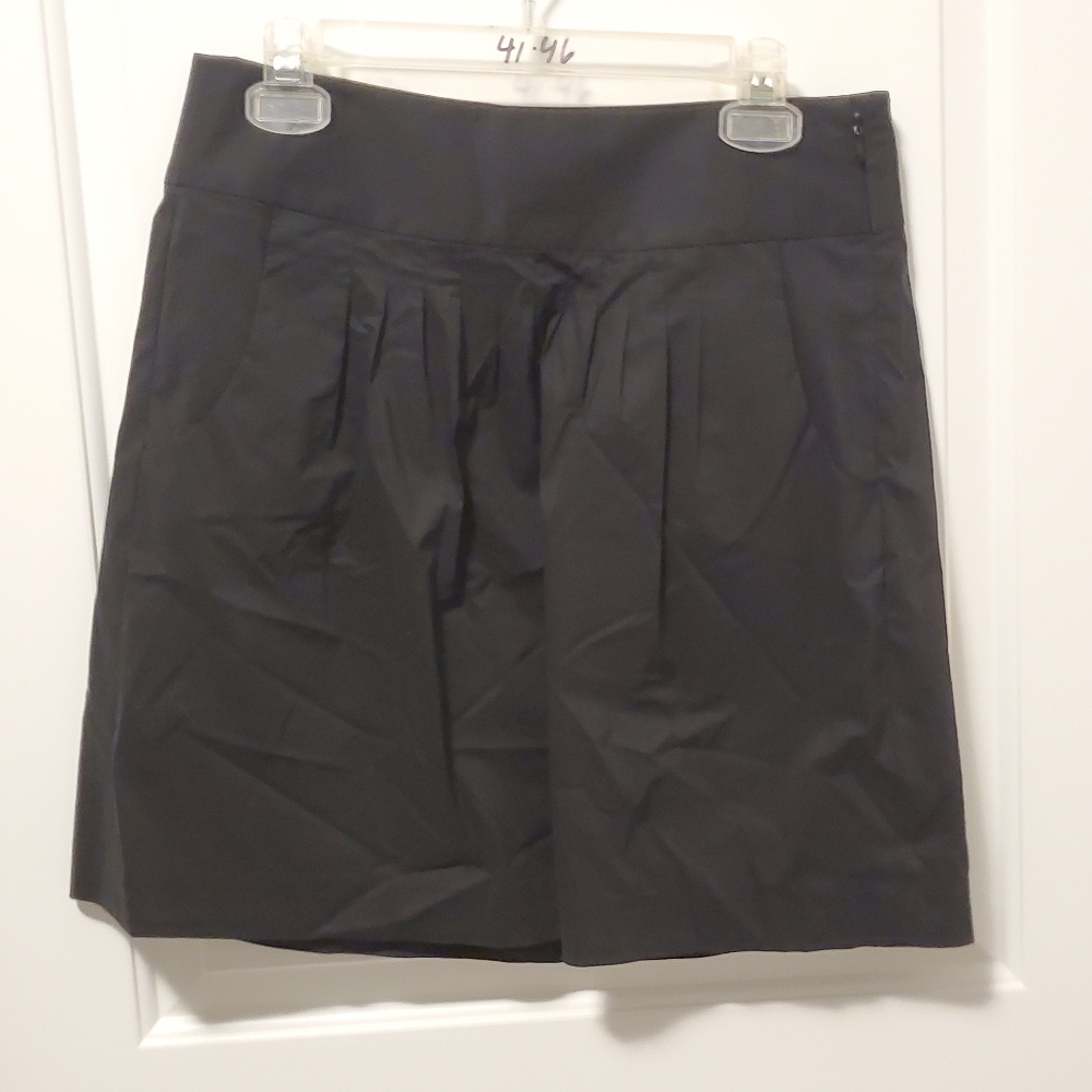 12$30   🖤 EUC black pleated skirt from banana republic